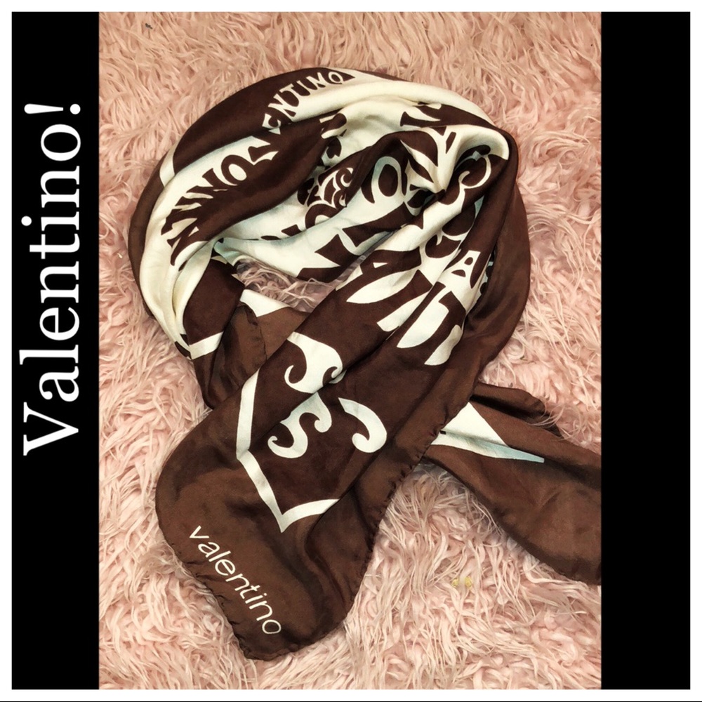 Valentino Scarf
